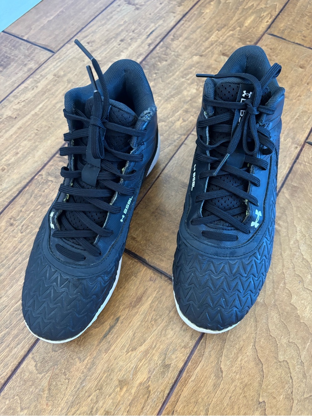 Under Armour Youths Black Baseball Cleats